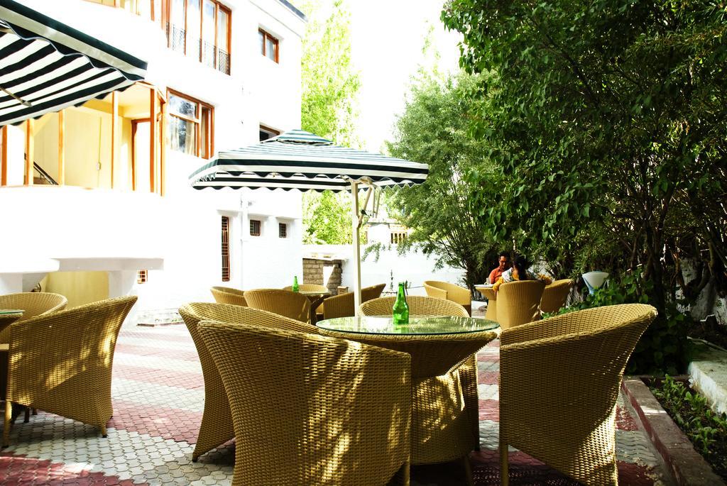 Horzay Hotel Leh Exterior foto